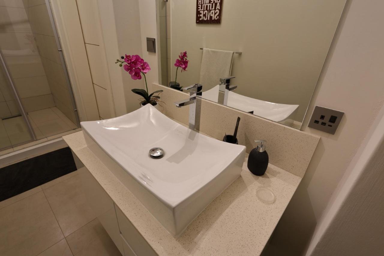 Cove 4 Apartment