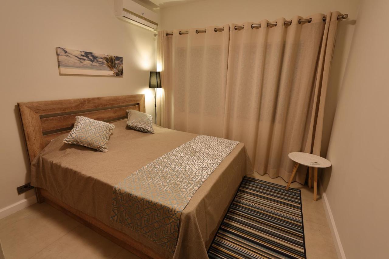 Cove 4 * Pereybere Beach